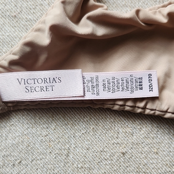 Victoria's Secret Light Beige Bra - Picture 3 of 4
